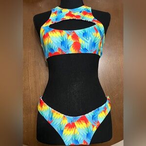 Moana Bikini, Penny Parrot Set NWT - Medium, Large